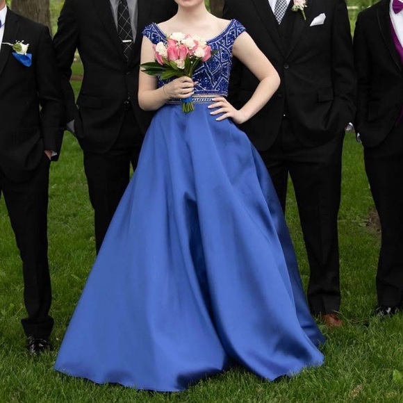 Prom Dress - Picture 4 of 4